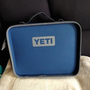 Yeti Daytrip Lunch Box : Navy